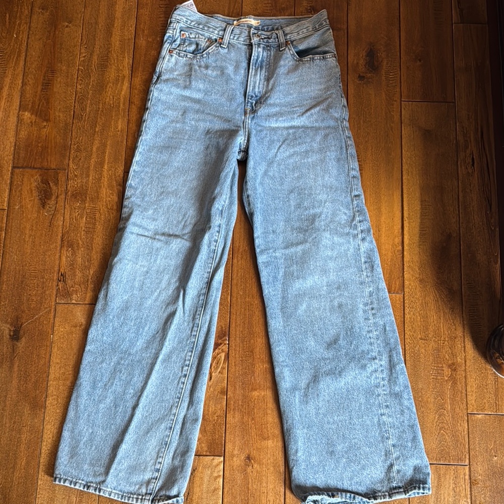 Levi’s Wide Leg Ribcage Jean